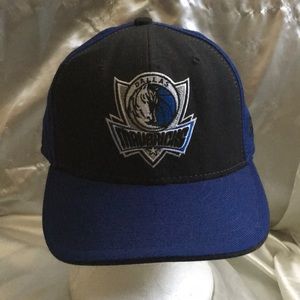 New Era Dallas Mavericks Fitted Hat Size 7 1/8
